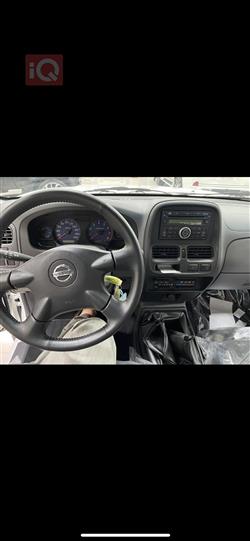 Nissan NP300